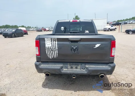 2022 Ram 1500 Big Horn 4X2 5'7 Box из США, поврежденный, VIN 1C6RREFT6NN346857